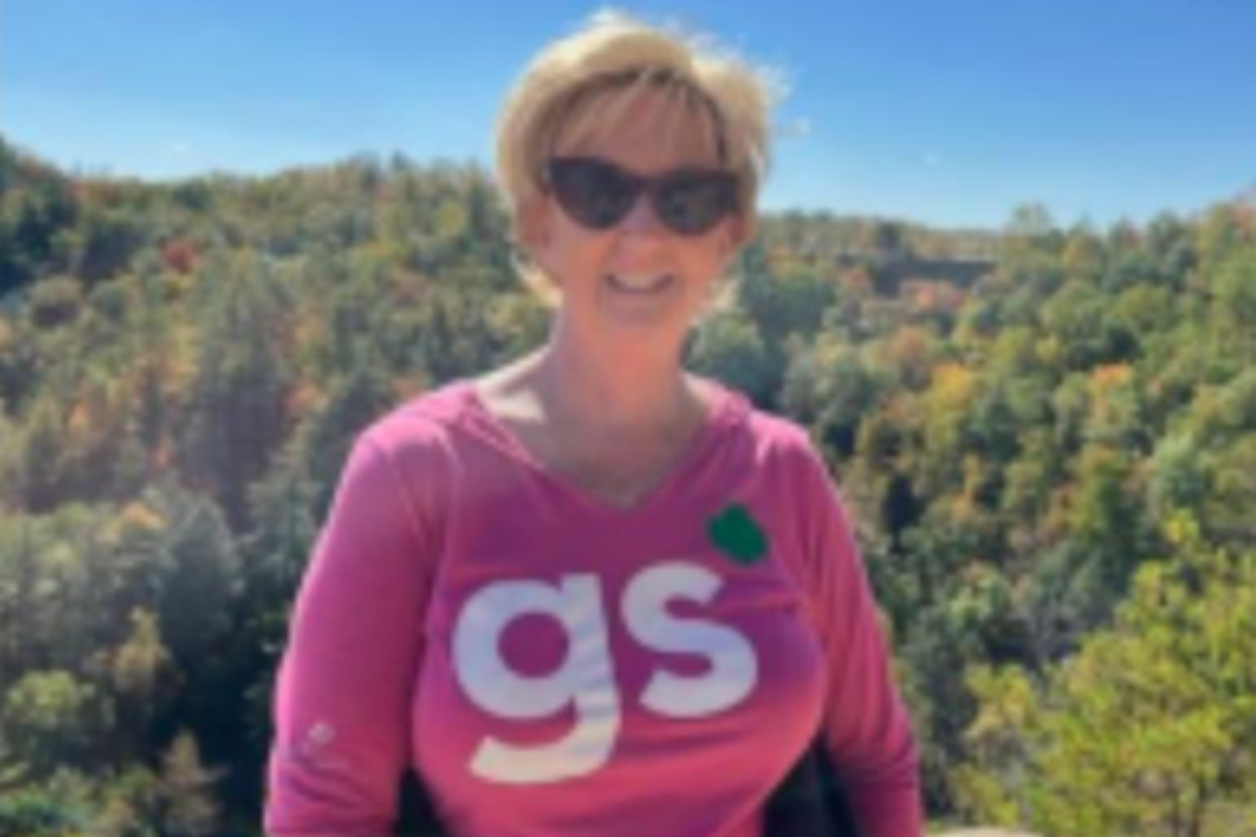 Girl Scout troop 37167 Standing with a greeting to the Girl Guides in Ukraine